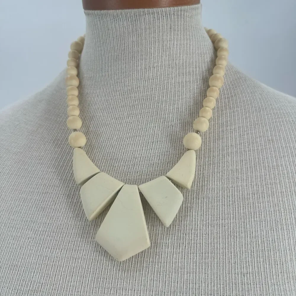 Vintage 1960s Painted tribal wooden Chunky Neckalce